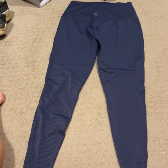 Beyond Yoga pants. NWOT. Sz L. - Picture 3 of 5